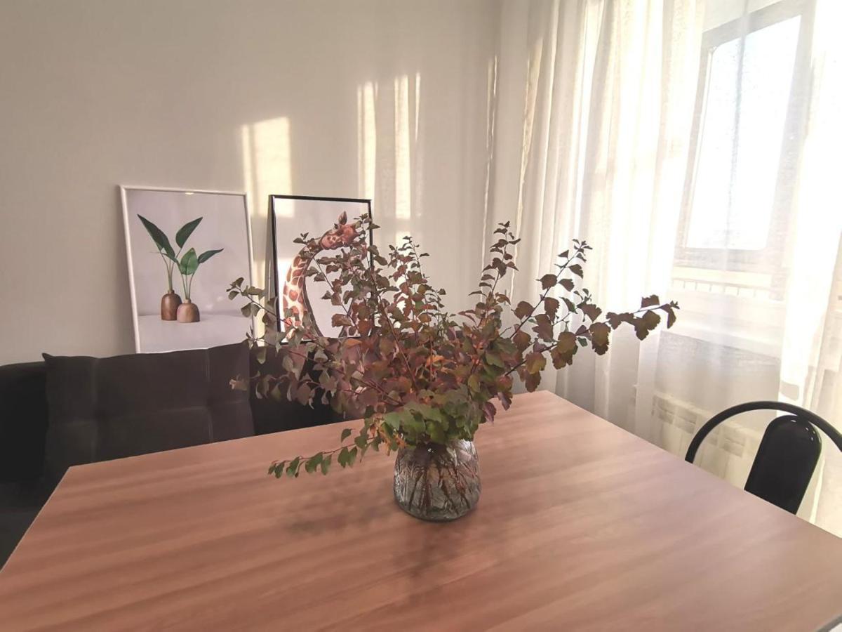 Apartment сканди-однушка на пирамиде